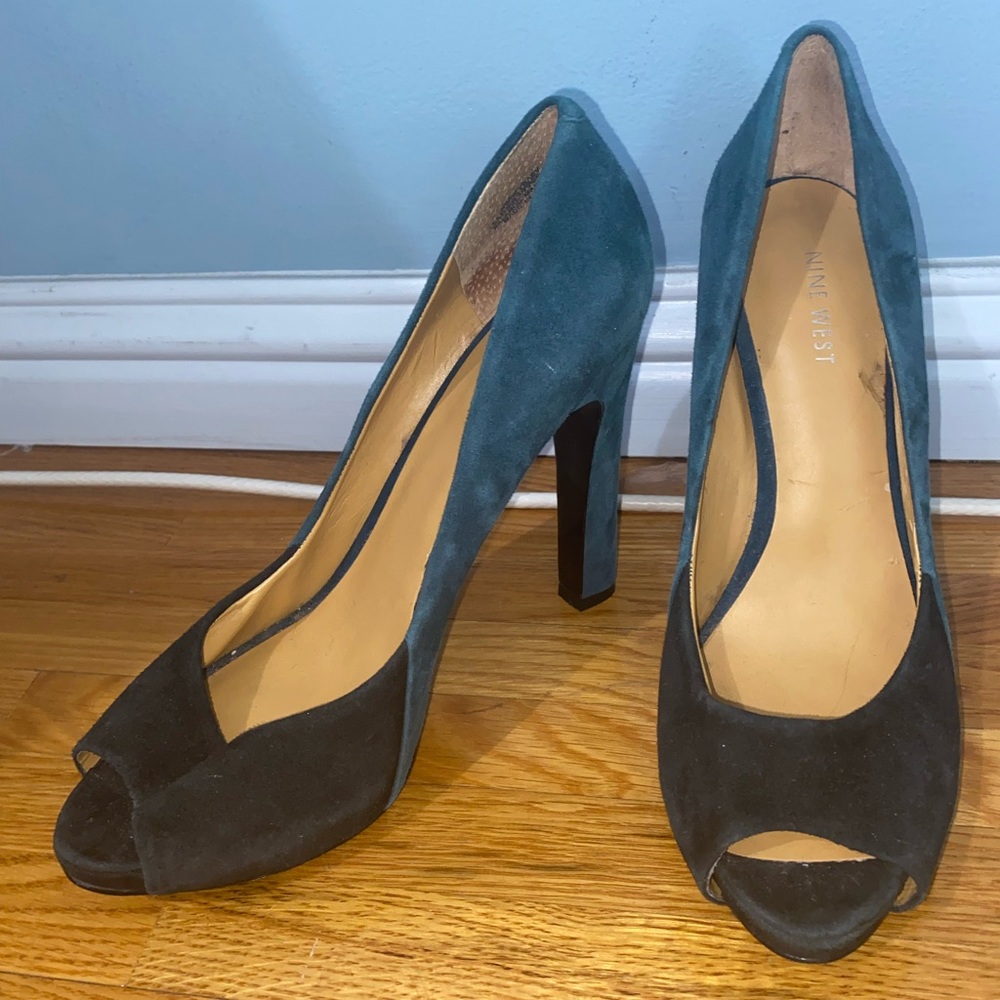 Vintage Nine West Suede Pumps